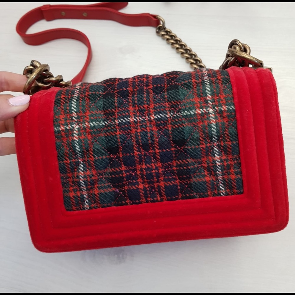 Chanel Small Red Suede Le Boy Bag - Picture 2 of 8